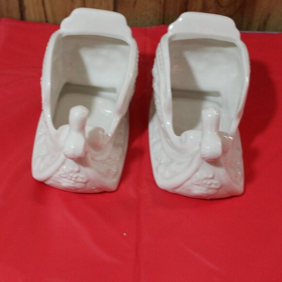 Porcelain Sleigh Holders Set of 2 - Picture 4 of 5
